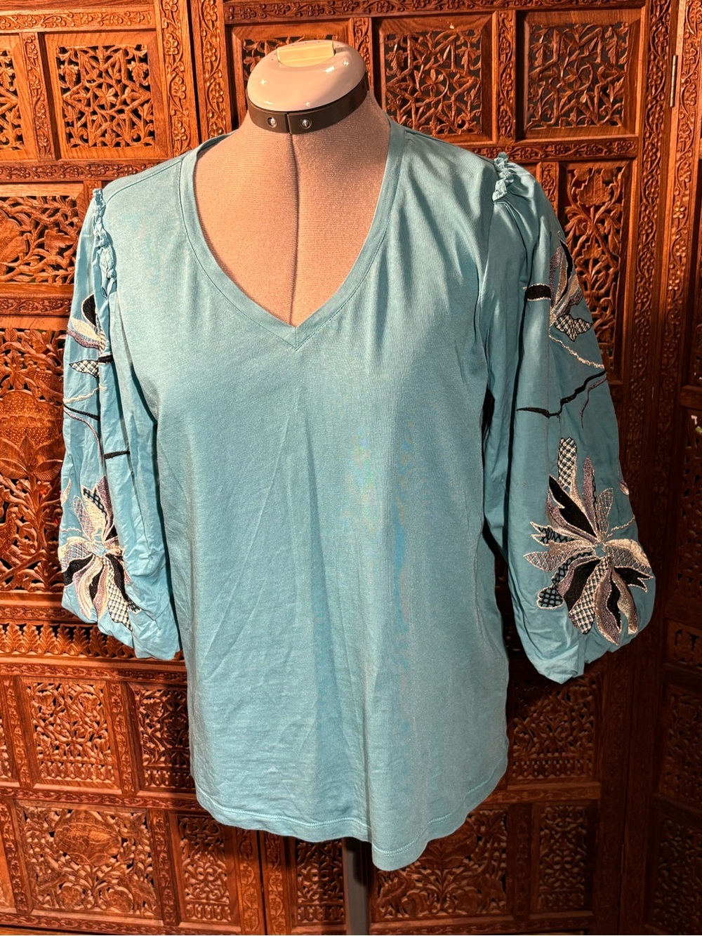 Chico's Turquoise V-Neck Embroidered Balloon Sleeve Tunic